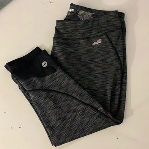 Women’s Avia capri pants size XL
